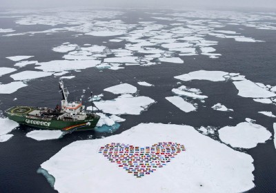 ARCTIC-OCEAN-GREENPEACE-HEART GRE01