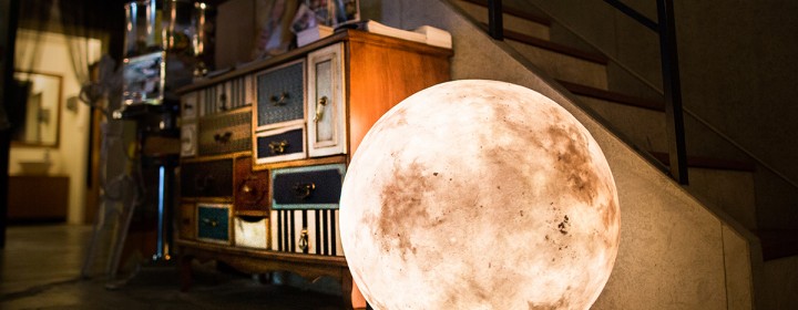 luna-moon-lamp-by-acorn-studio-1