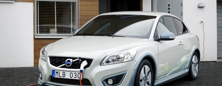 volvo-c30-battery-electric-vehicle-shown-at-2010-detroit-auto-show_100303180_l