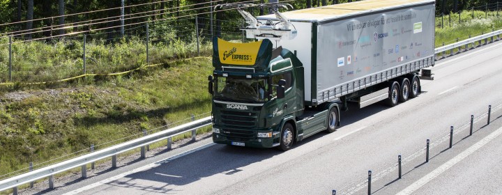 Electric road hybrid truck, Scania G 360 4x2 (Hybrid Truck with Siemens pantograph on the roof)
Gävle, Sweden
Photo: Tobias Ohls 2016